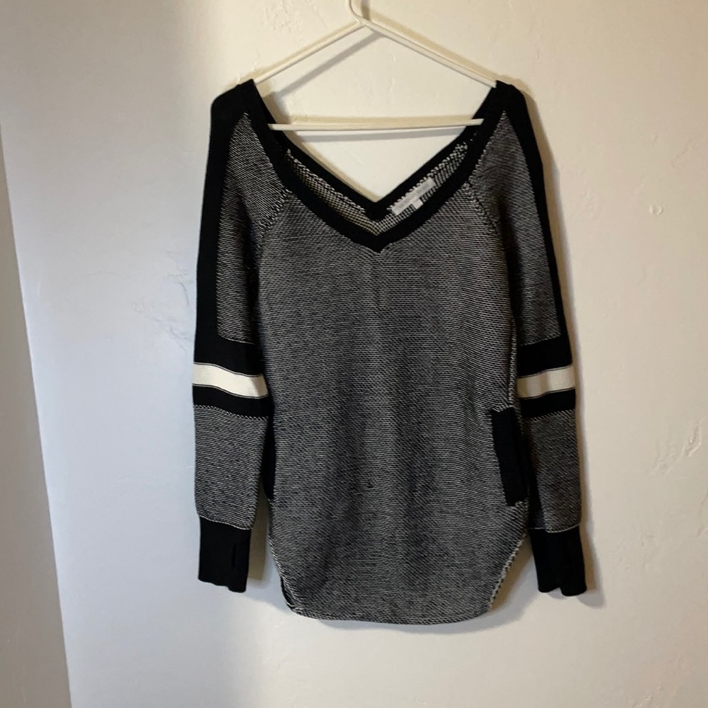Victoria Secret size XS sweater w/ thumb holes and pockets